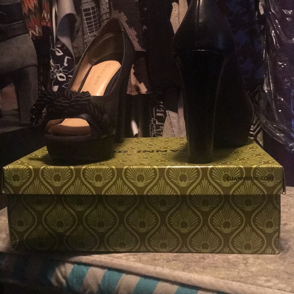 Black Gianni Bini pumps, 5” inch heels, size 9